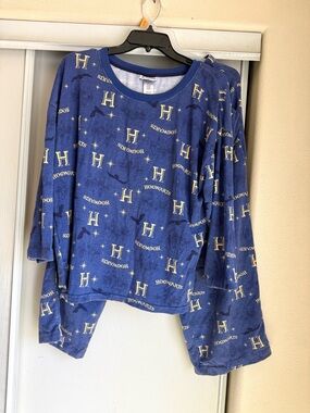Harry Potter Hogwarts 2-Piece Lounge Set